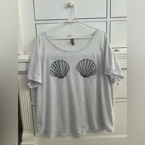 Shell Graphic Tee / Coastal Preppy Tee